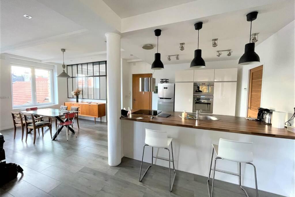 Apartament Superbe Loft 100M2 Proche Cathedrale Avec Parking Reims Zewnętrze zdjęcie