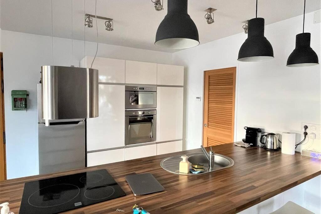 Apartament Superbe Loft 100M2 Proche Cathedrale Avec Parking Reims Zewnętrze zdjęcie