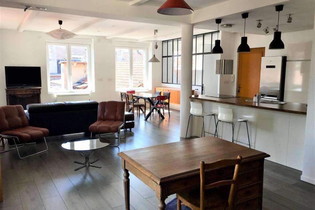 Apartament Superbe Loft 100M2 Proche Cathedrale Avec Parking Reims Zewnętrze zdjęcie